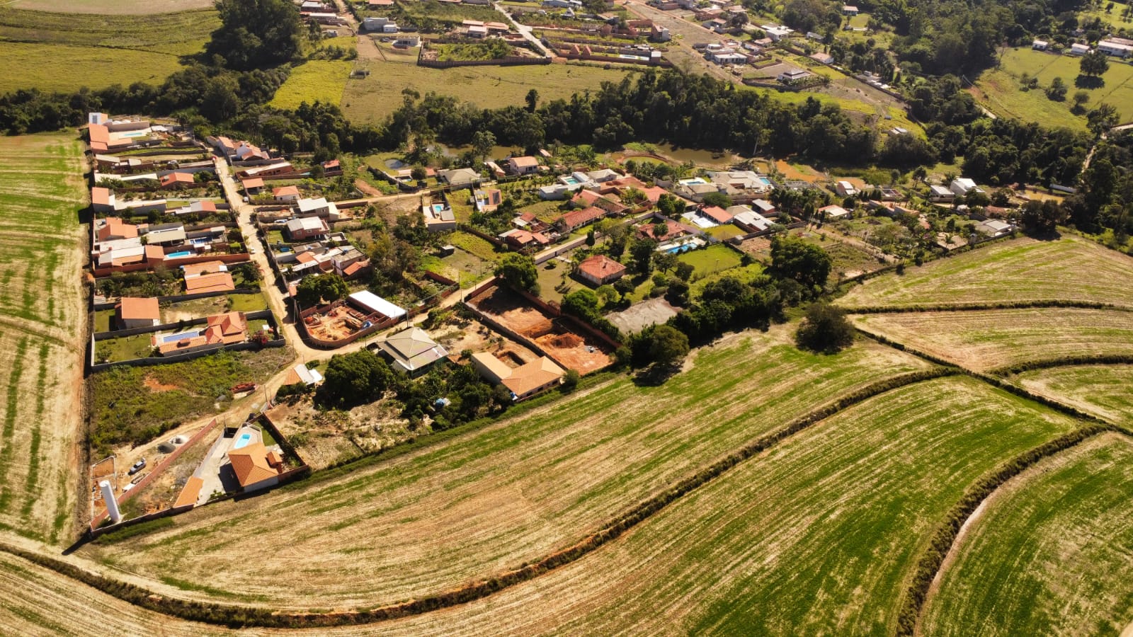 Terreno à venda com 1 quarto, 1121m² - Foto 4