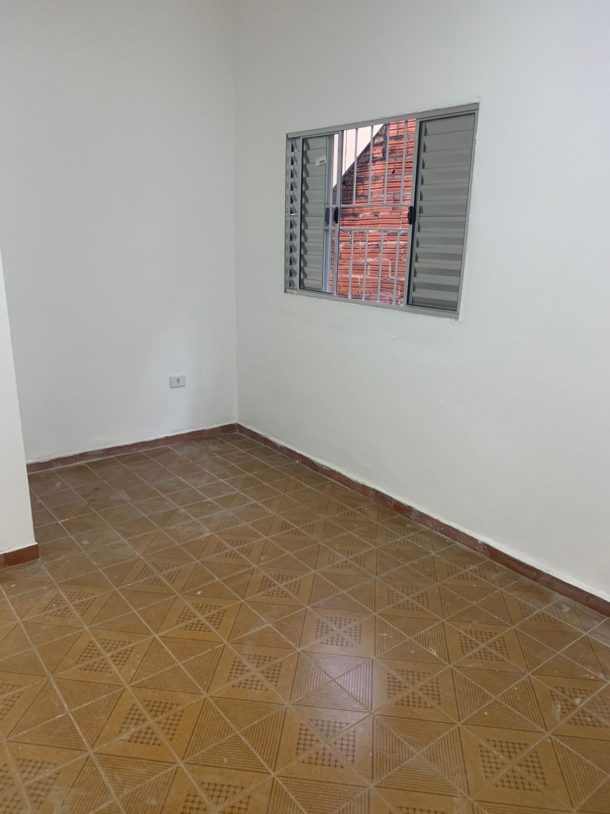 Casa com 02 Quartos - Jardim Sabiá - Cotia/SP