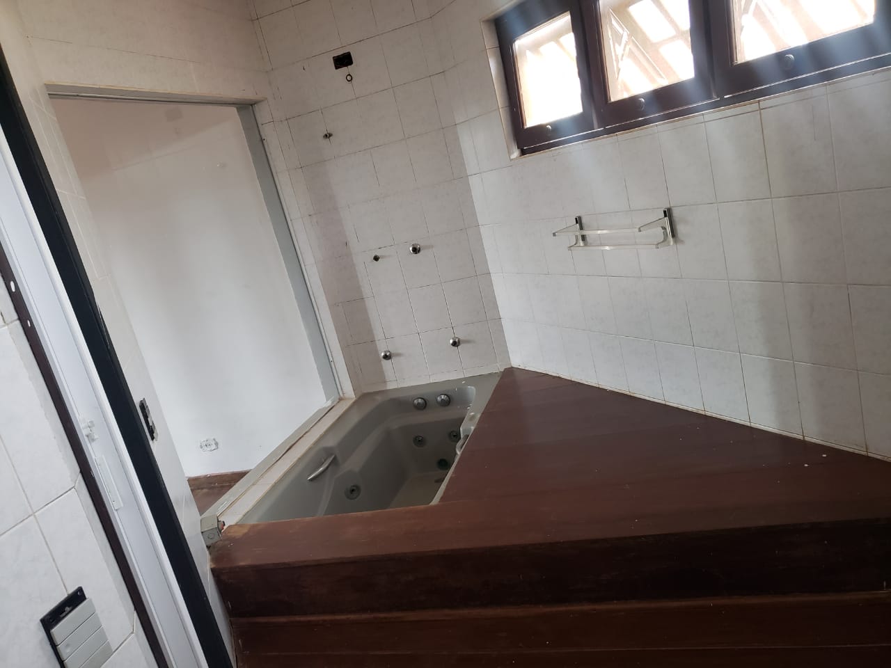 Chácara com 2.000m² - Aguassaí - Cotia/SP
