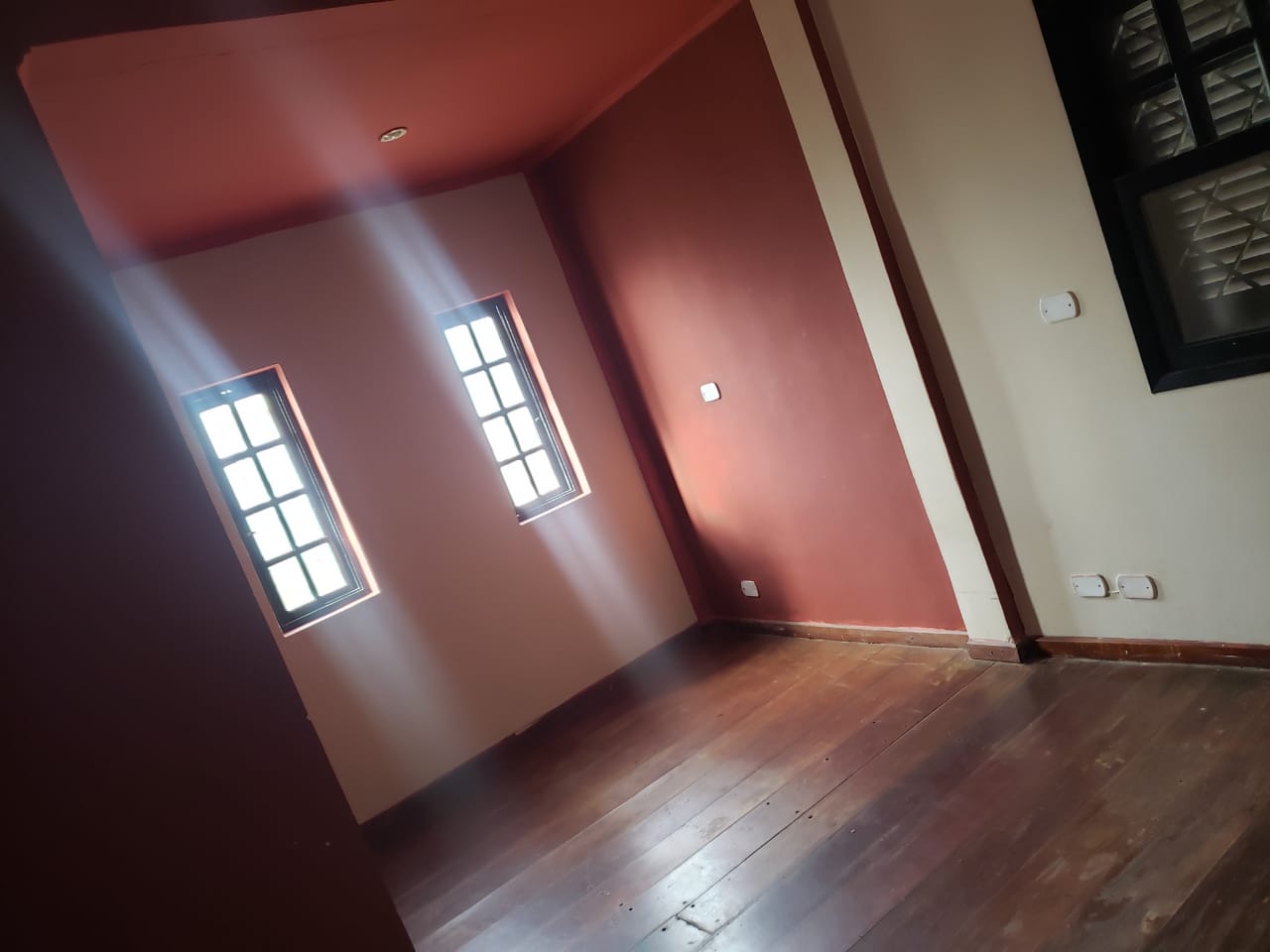 Chácara com 2.000m² - Aguassaí - Cotia/SP