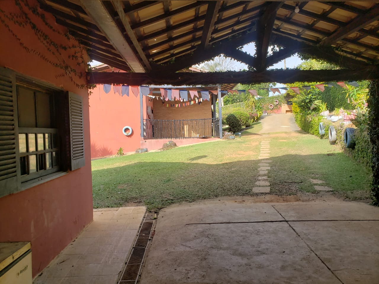 Chácara com 2.000m² - Aguassaí - Cotia/SP