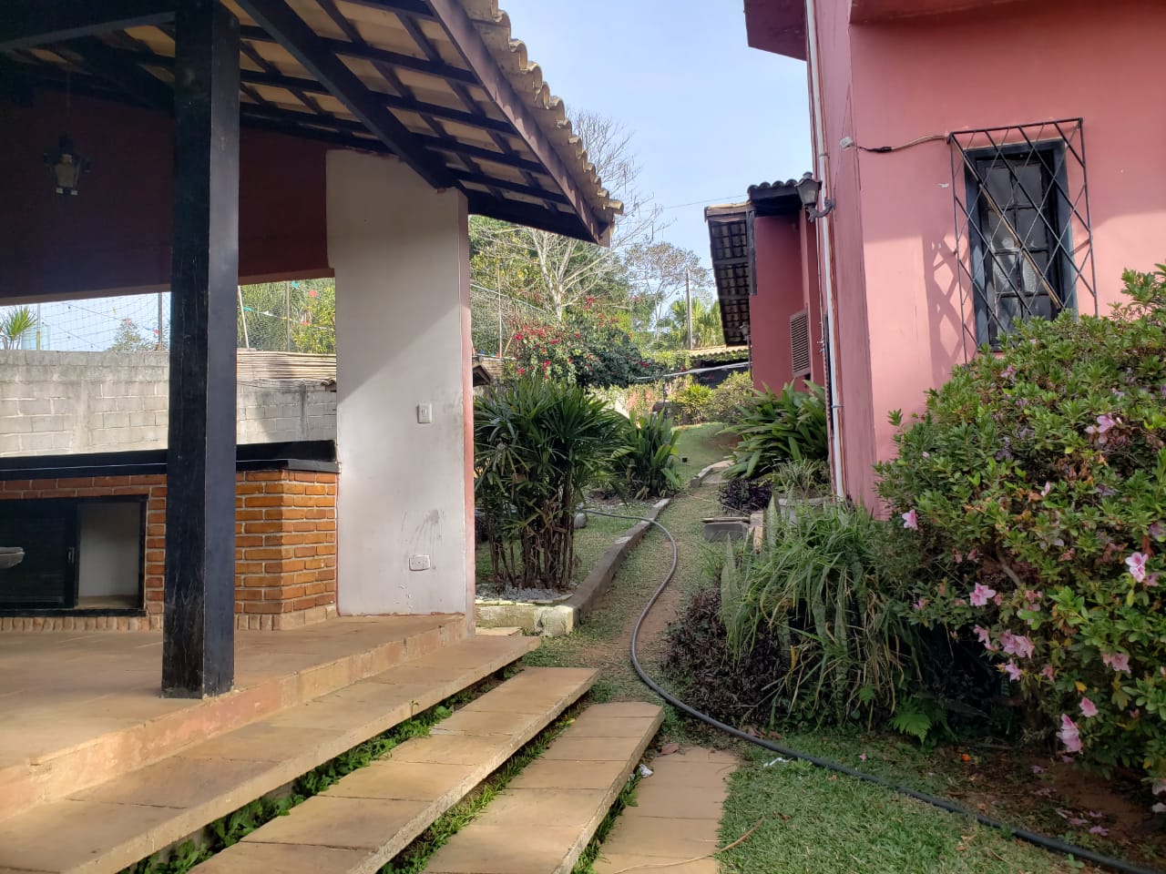 Chácara com 2.000m² - Aguassaí - Cotia/SP