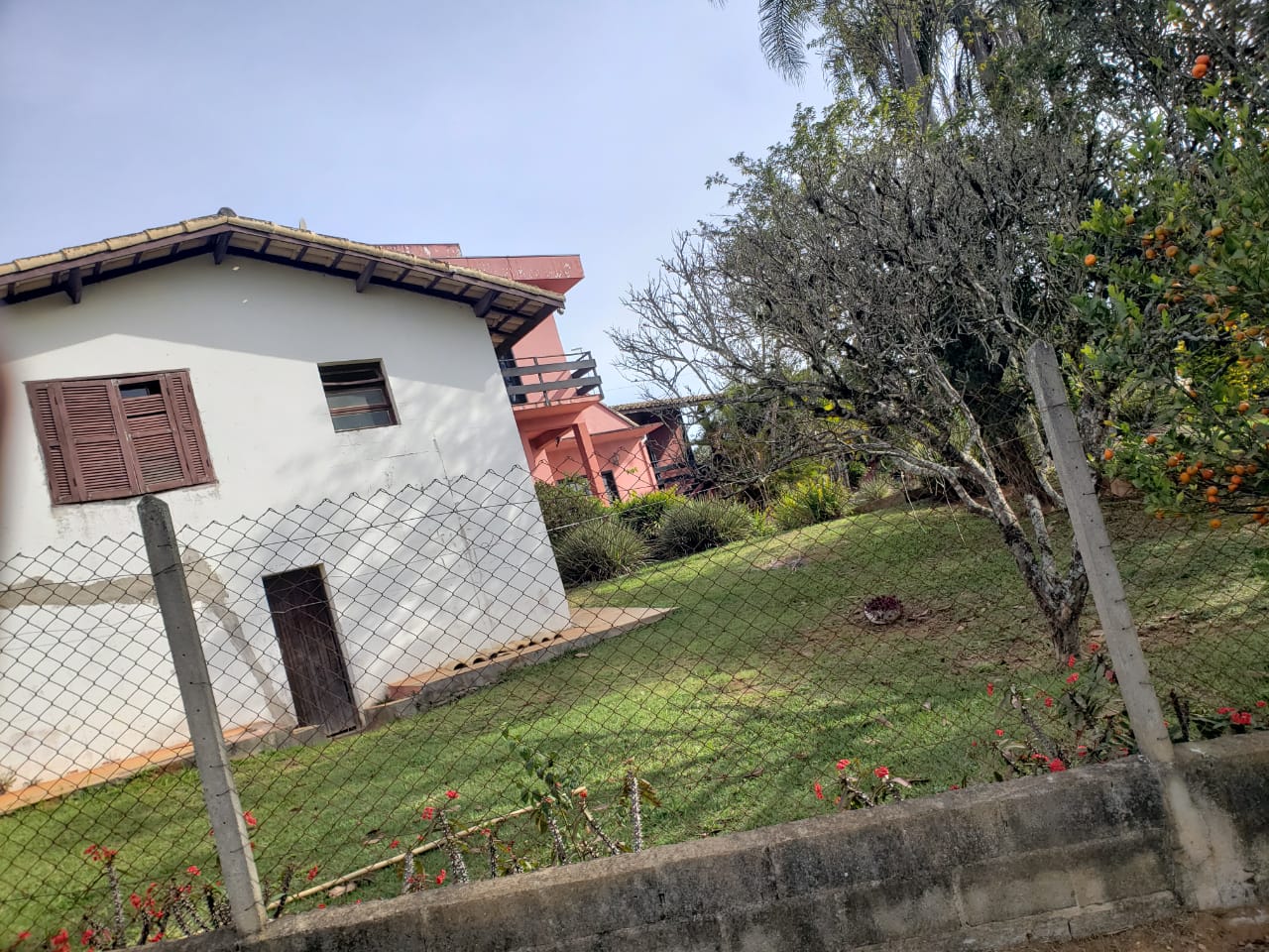 Chácara com 2.000m² - Aguassaí - Cotia/SP