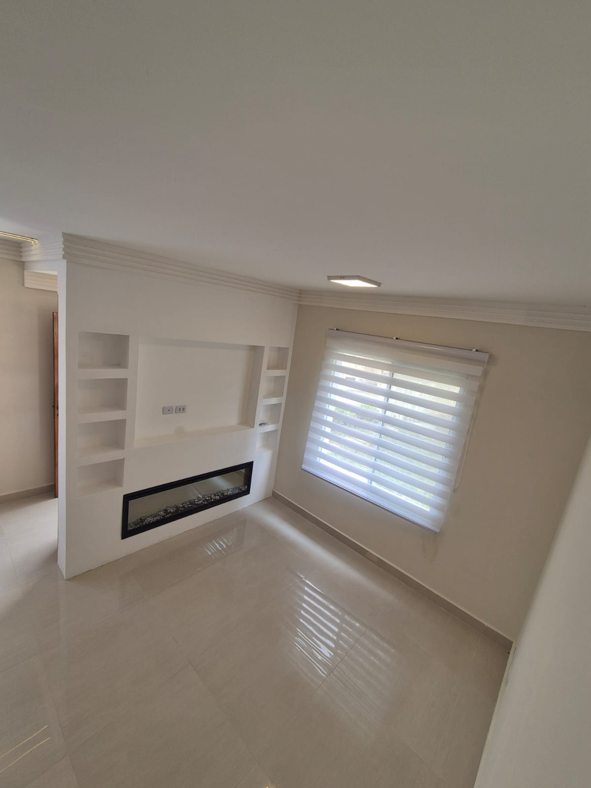 Casa com 03 Quartos - Jardim dos Ipes -Condominio Vale dos Ipês - Cotia/SP