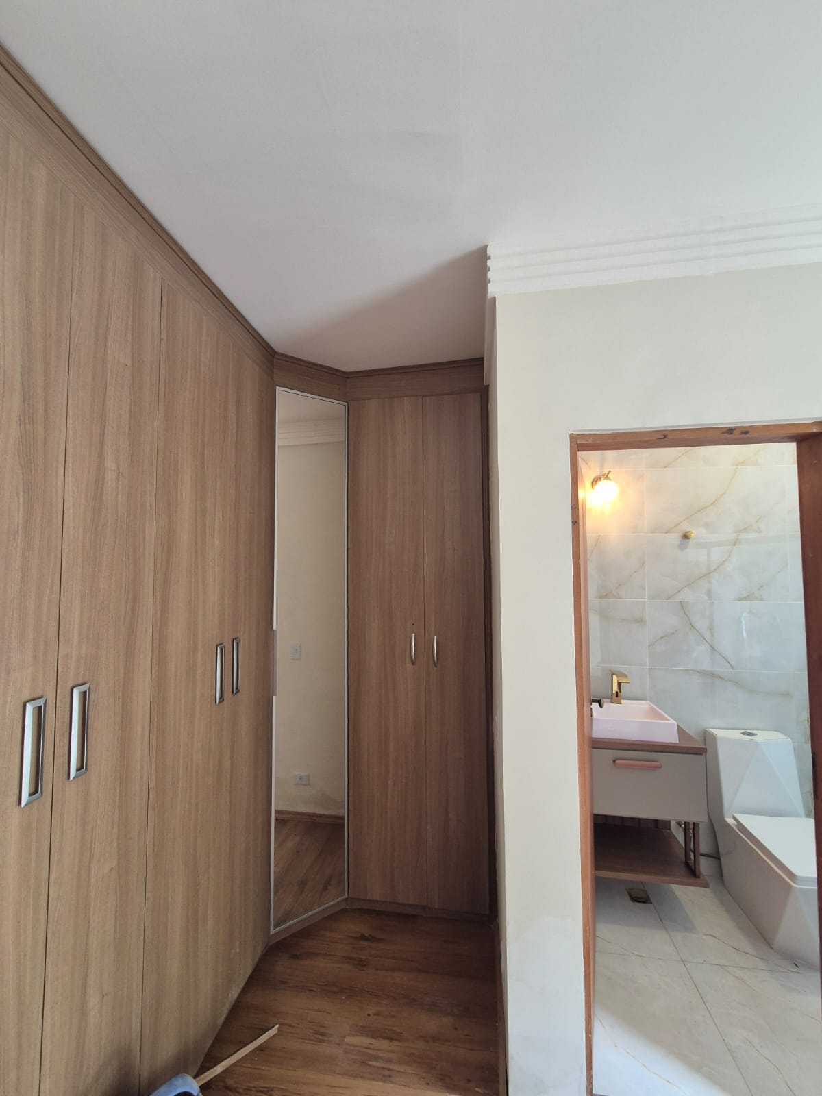 Casa com 03 Quartos - Jardim dos Ipes -Condominio Vale dos Ipês - Cotia/SP