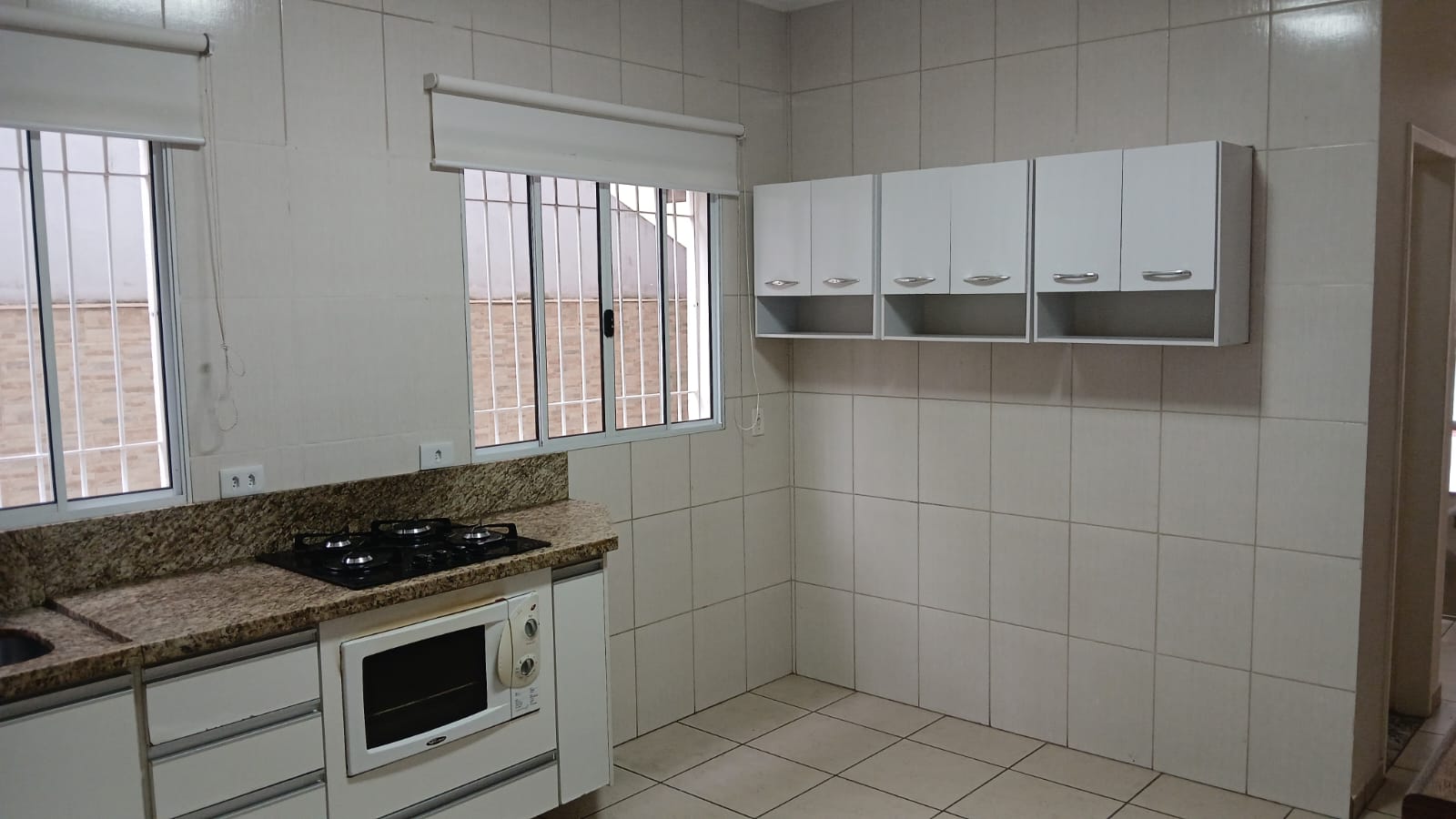 Casa com 03 Quartos - Residencial Villa D'Este - Cotia/SP