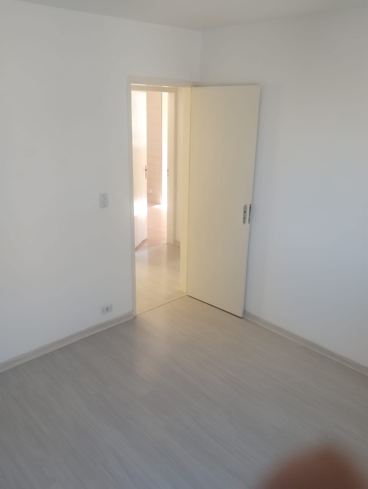 Apartamento com 02 Quartos - Edifício Crisântemo - Rio das Pedras - Cotia/SP