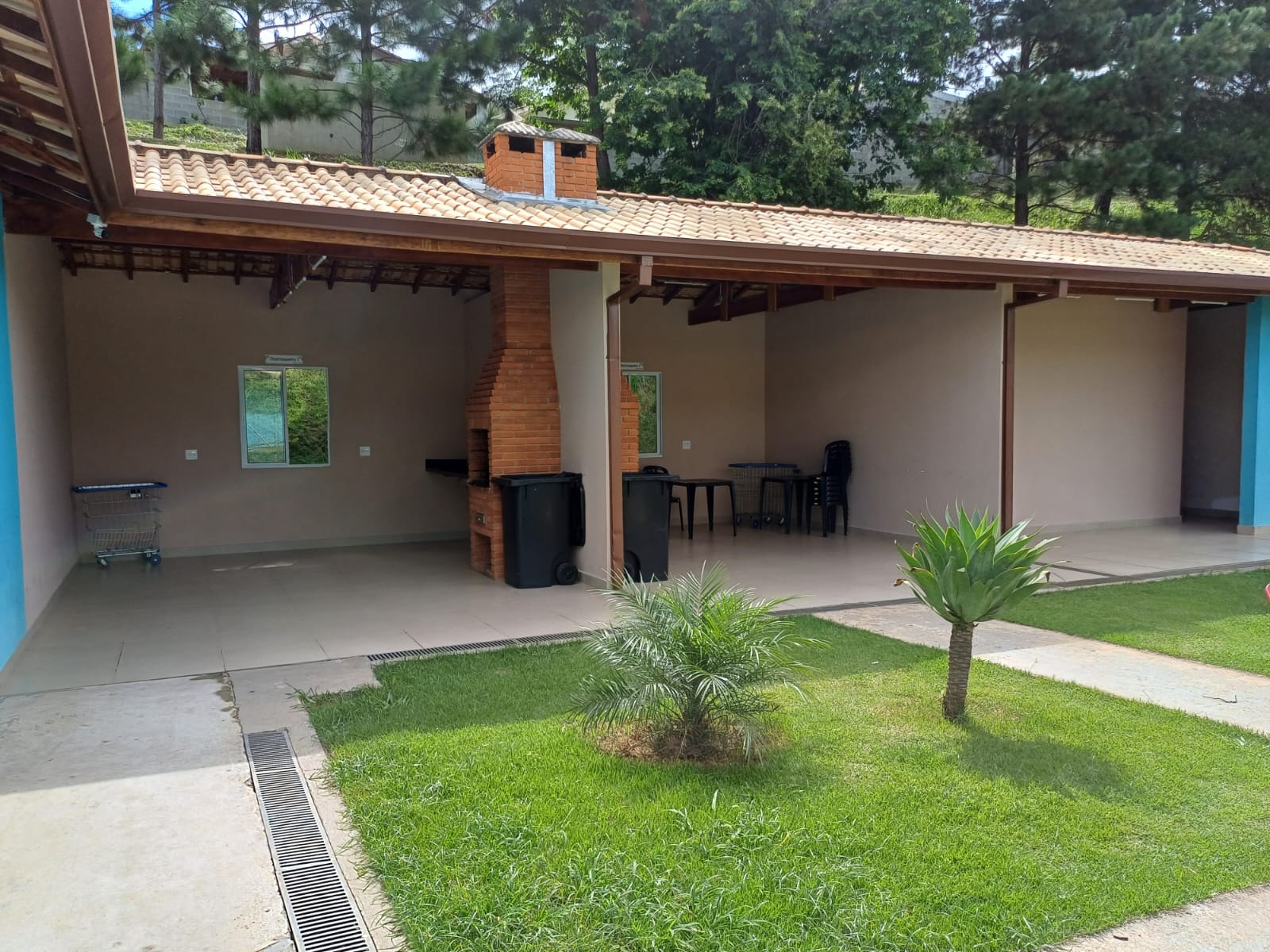 Casa com 03 Quartos - Condomínio Colinas de Cotia - Cotia/SP