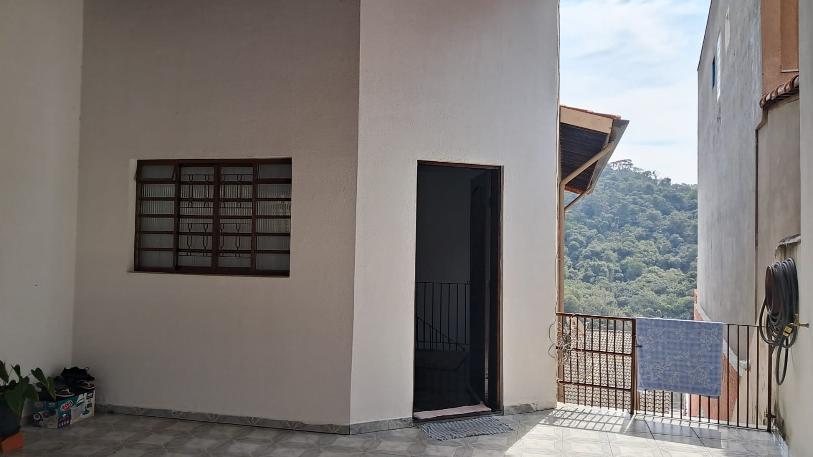 Casa com 02 Quartos - Granja Carolina - Cotia/SP