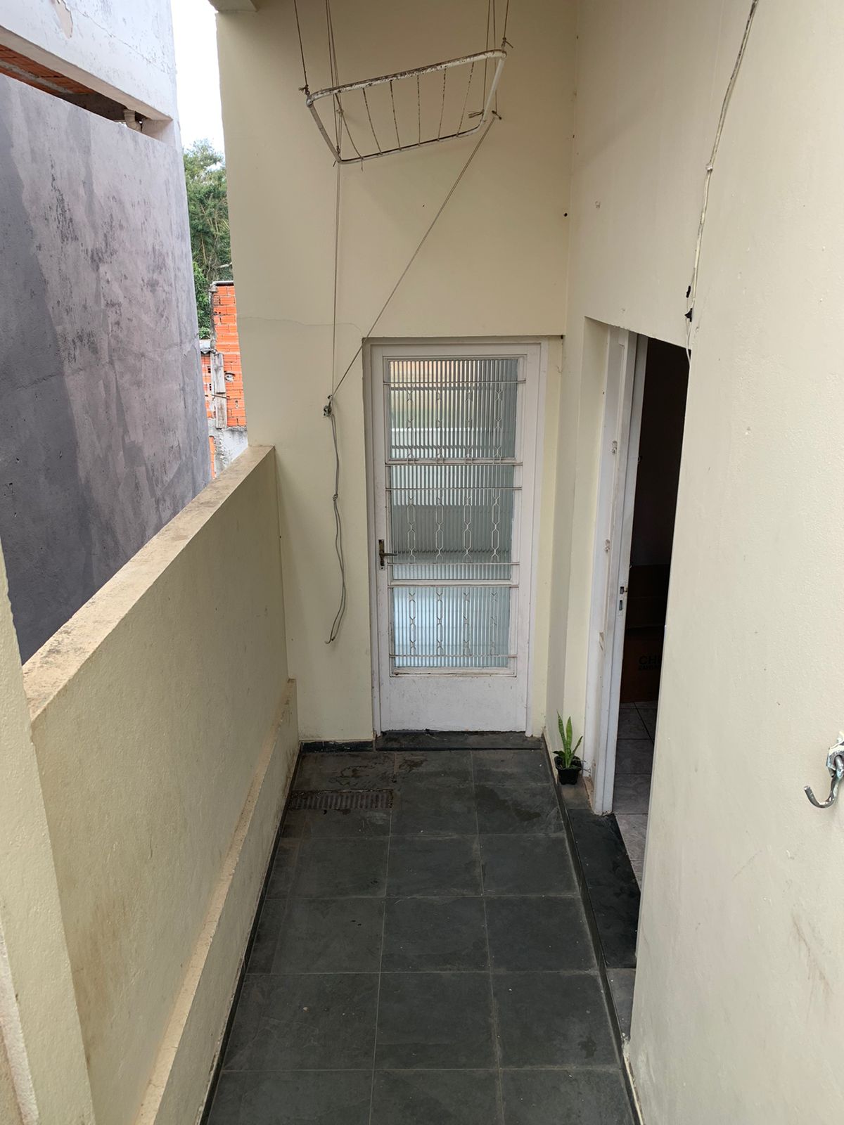 Casa com 02 Quartos - Jardim dos Ipês - Cotia/SP