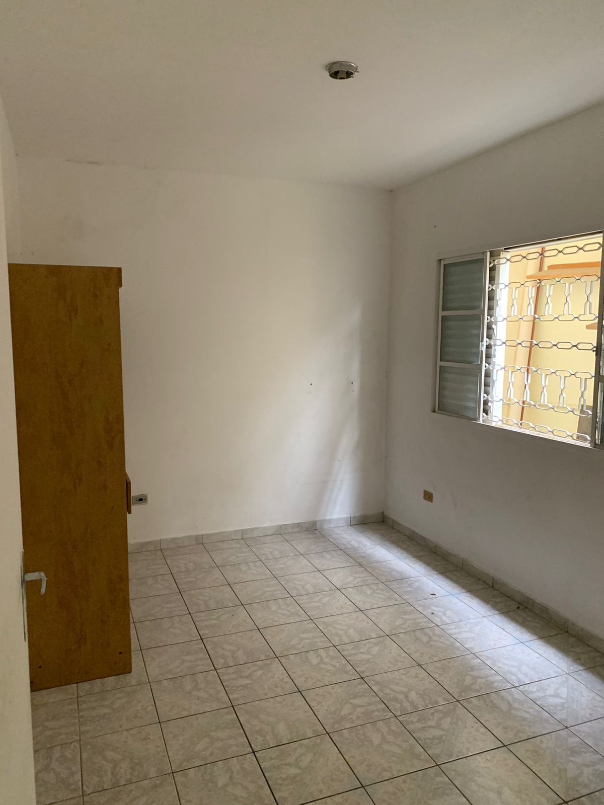 Casa com 02 Quartos - Jardim dos Ipês - Cotia/SP