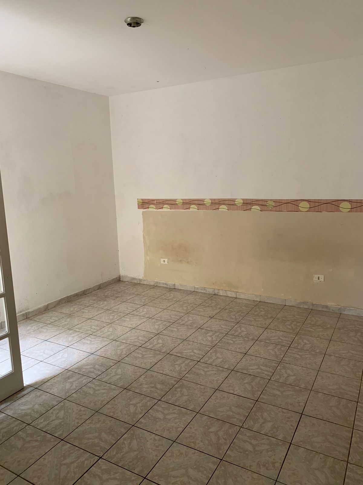 Casa com 02 Quartos - Jardim dos Ipês - Cotia/SP