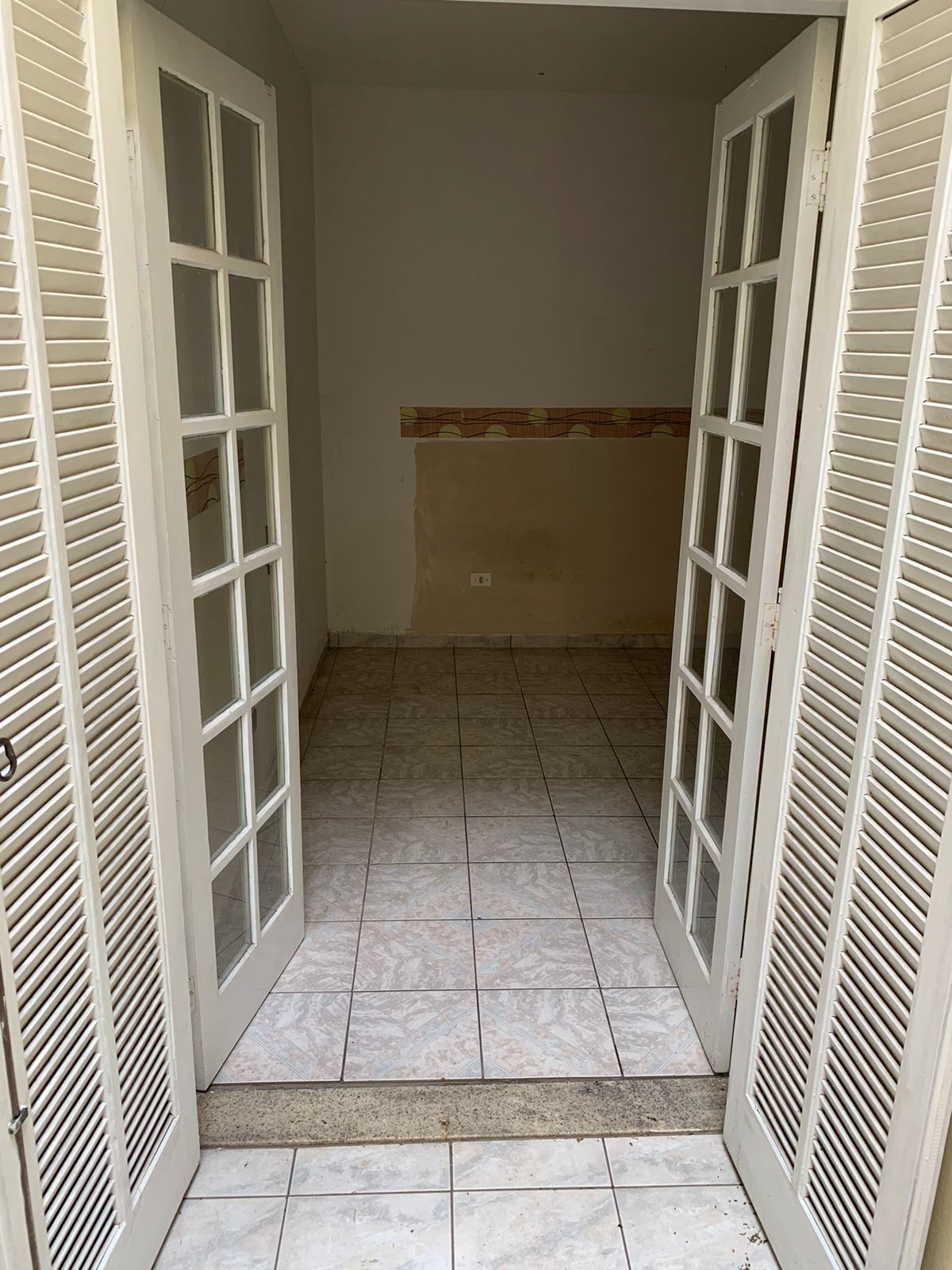Casa com 02 Quartos - Jardim dos Ipês - Cotia/SP