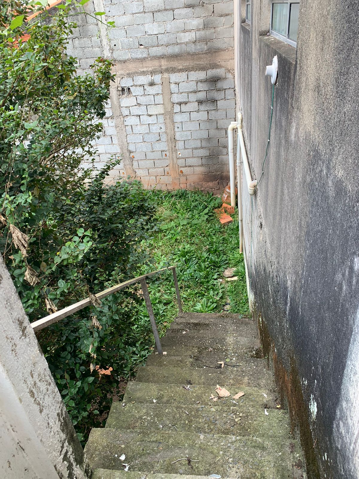 Casa com 02 Quartos - Jardim dos Ipês - Cotia/SP