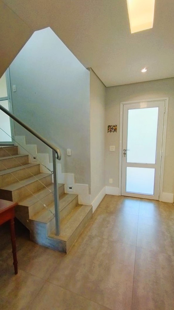 Casa para alugar com 4 quartos, 237m² - Foto 9