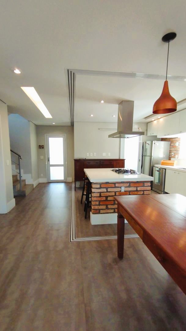Casa para alugar com 4 quartos, 237m² - Foto 12
