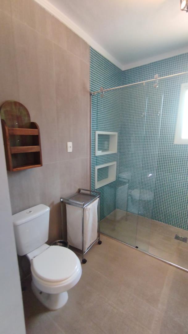 Casa para alugar com 4 quartos, 237m² - Foto 33