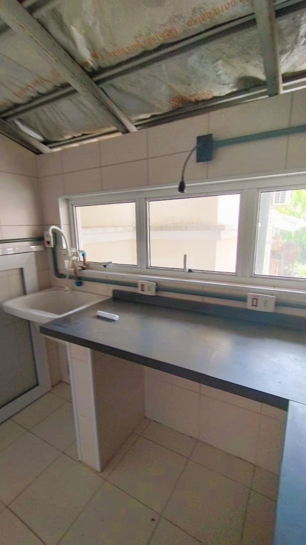 Casa para alugar com 4 quartos, 237m² - Foto 43