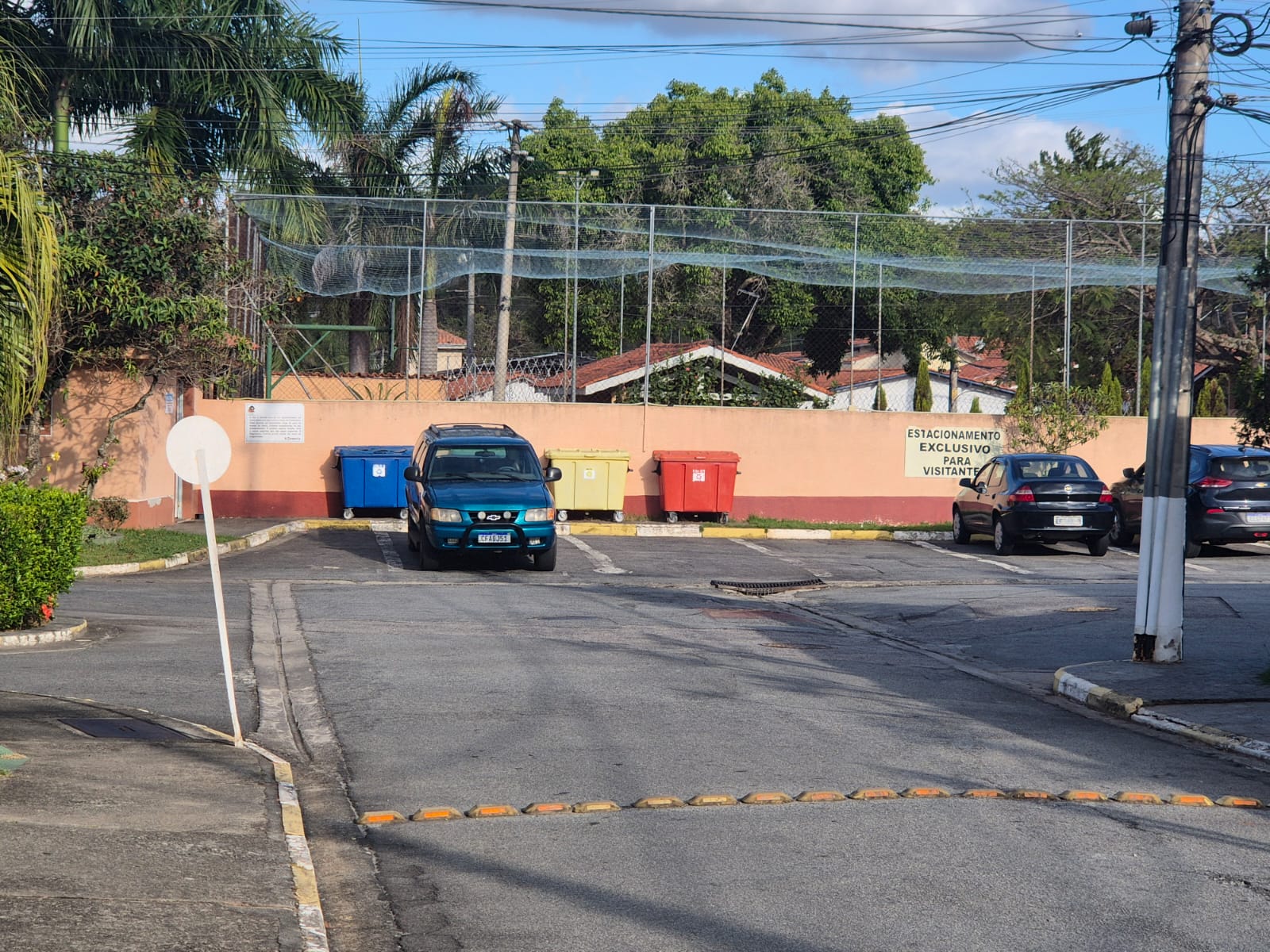 Casa com 02 Quartos - Condomínio Recanto das Graças I - Cotia/SP