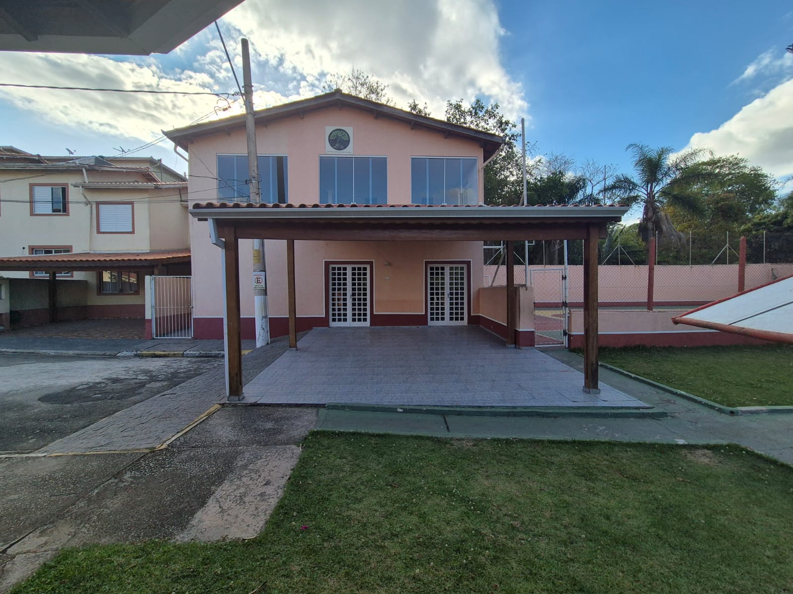 Casa com 02 Quartos - Condomínio Recanto das Graças I - Cotia/SP