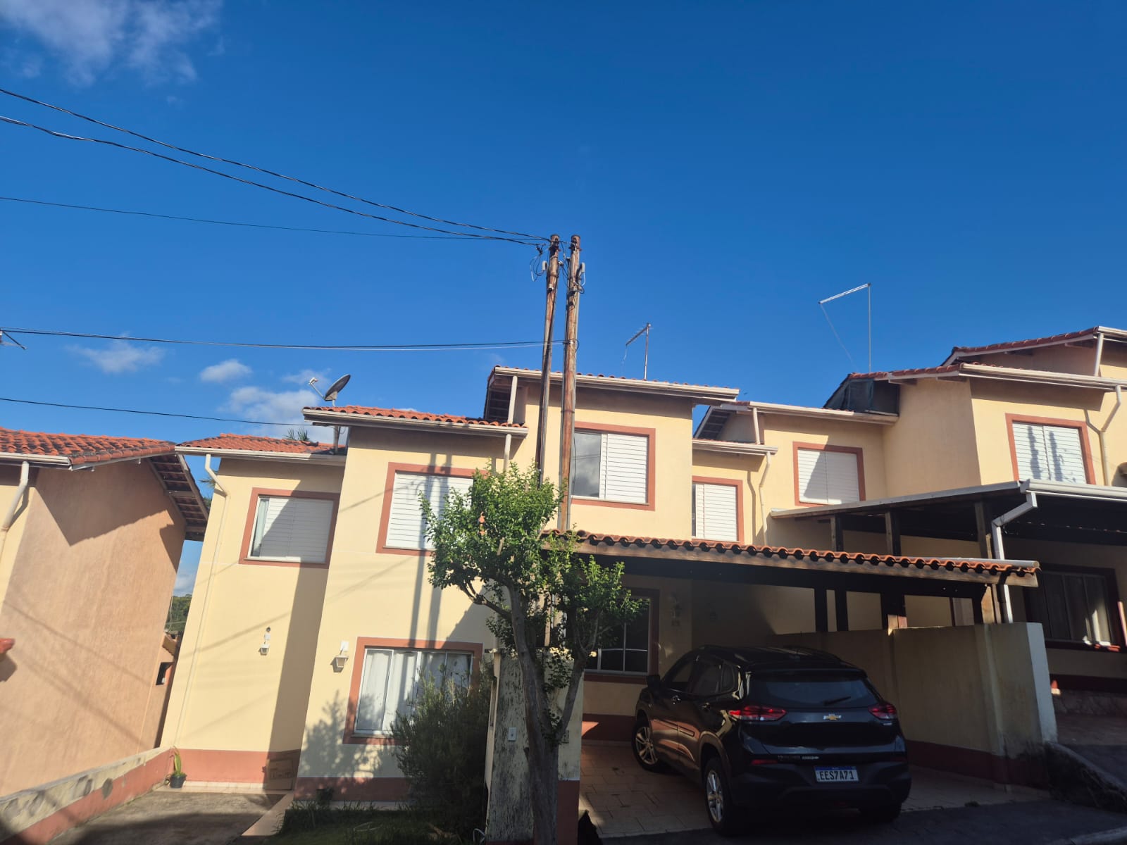 Casa com 02 Quartos - Condomínio Recanto das Graças I - Cotia/SP