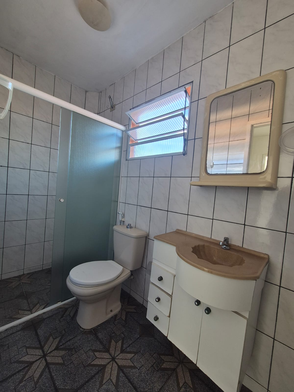 Casa com 02 Quartos - Condomínio Recanto das Graças I - Cotia/SP