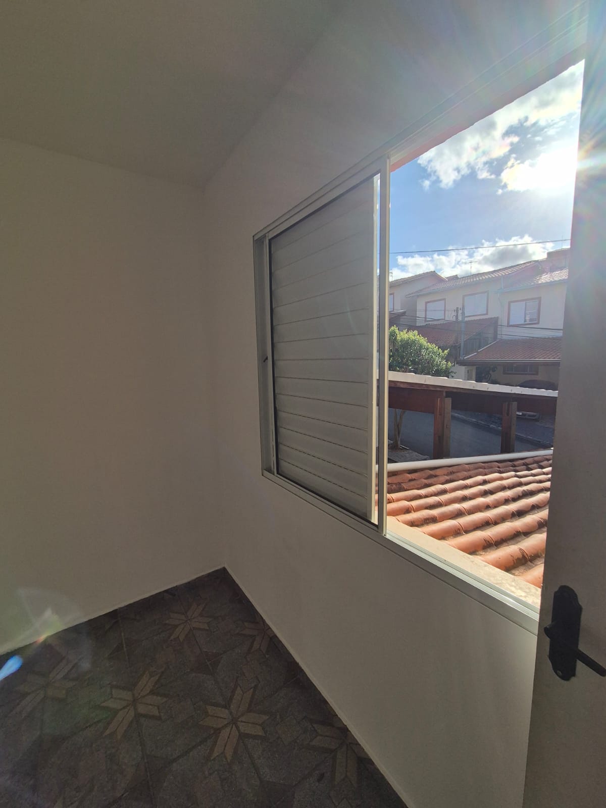 Casa com 02 Quartos - Condomínio Recanto das Graças I - Cotia/SP