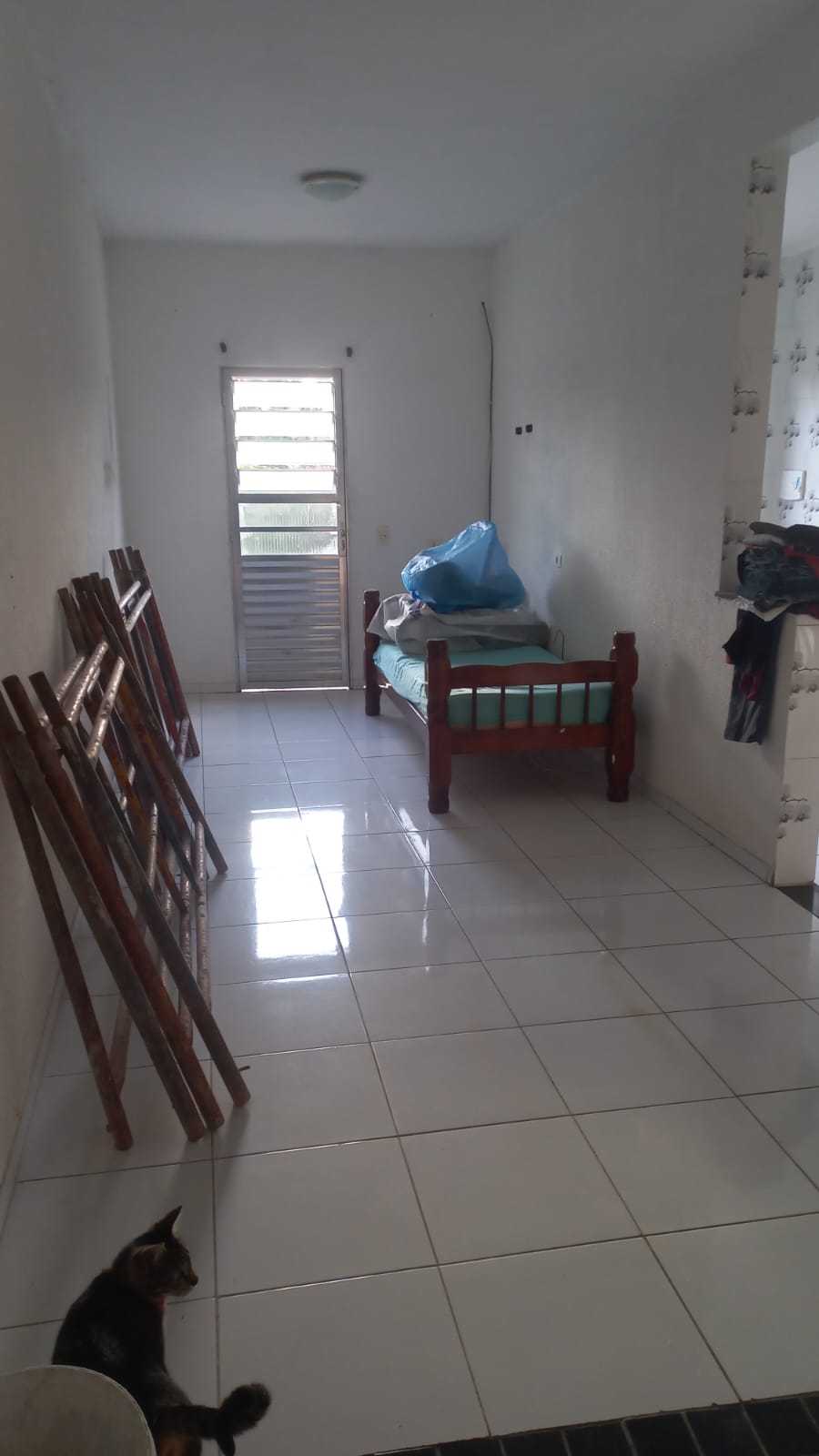 Espaçosa Casa com 01 quarto para locação - OUTEIRO DE PASSARGADA - COTIA / SP