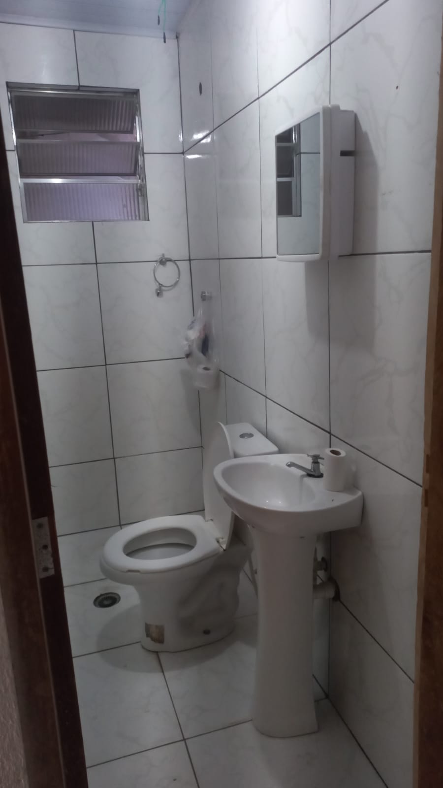Espaçosa Casa com 01 quarto para locação - OUTEIRO DE PASSARGADA - COTIA / SP