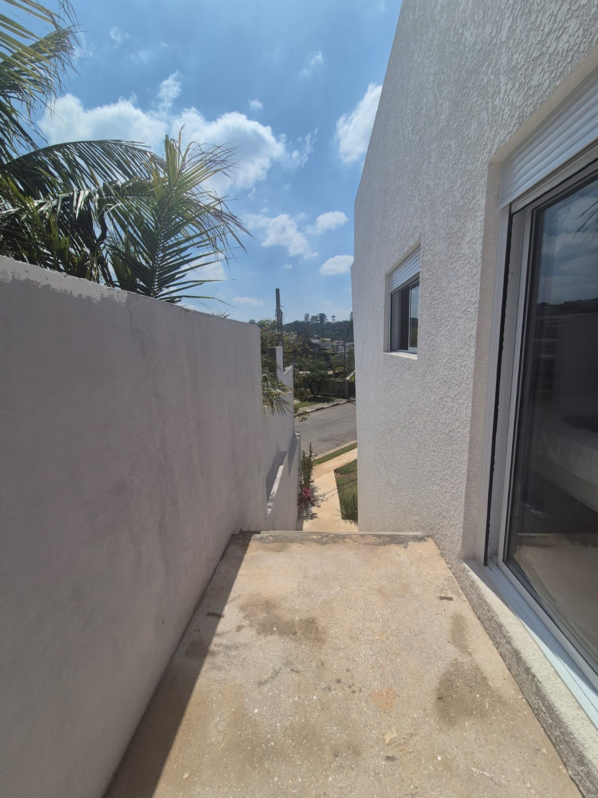 Casa com 03 Quartos - Reserva Vale Verde - Cotia/SP