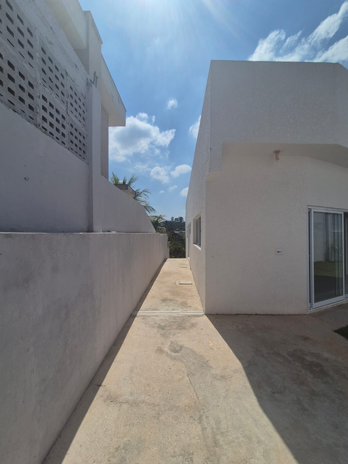 Casa com 03 Quartos - Reserva Vale Verde - Cotia/SP