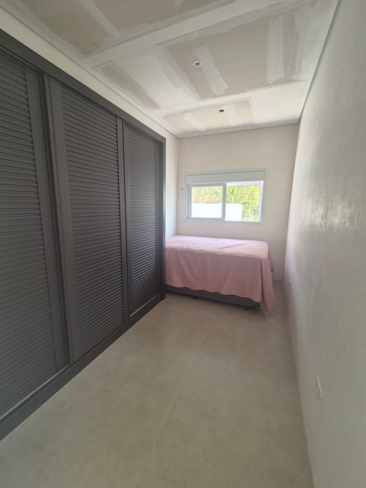 Casa com 03 Quartos - Reserva Vale Verde - Cotia/SP