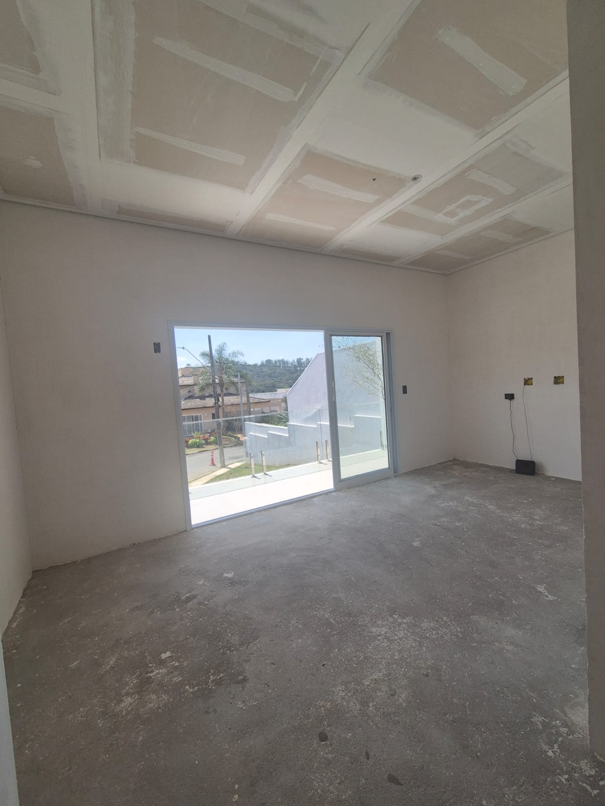 Casa com 03 Quartos - Reserva Vale Verde - Cotia/SP