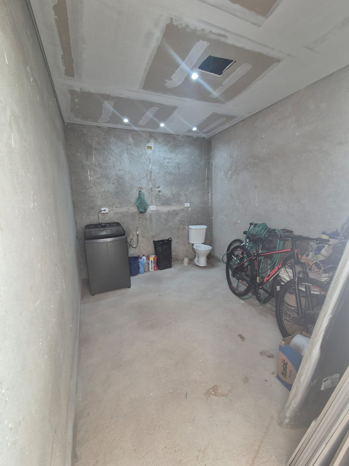 Casa com 03 Quartos - Reserva Vale Verde - Cotia/SP