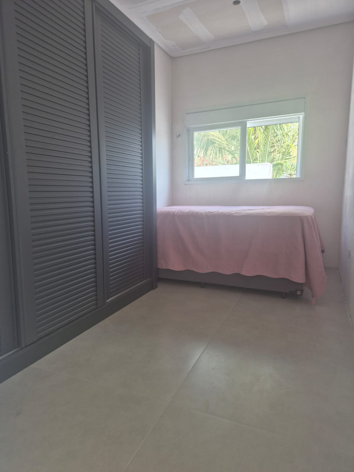 Casa com 03 Quartos - Reserva Vale Verde - Cotia/SP