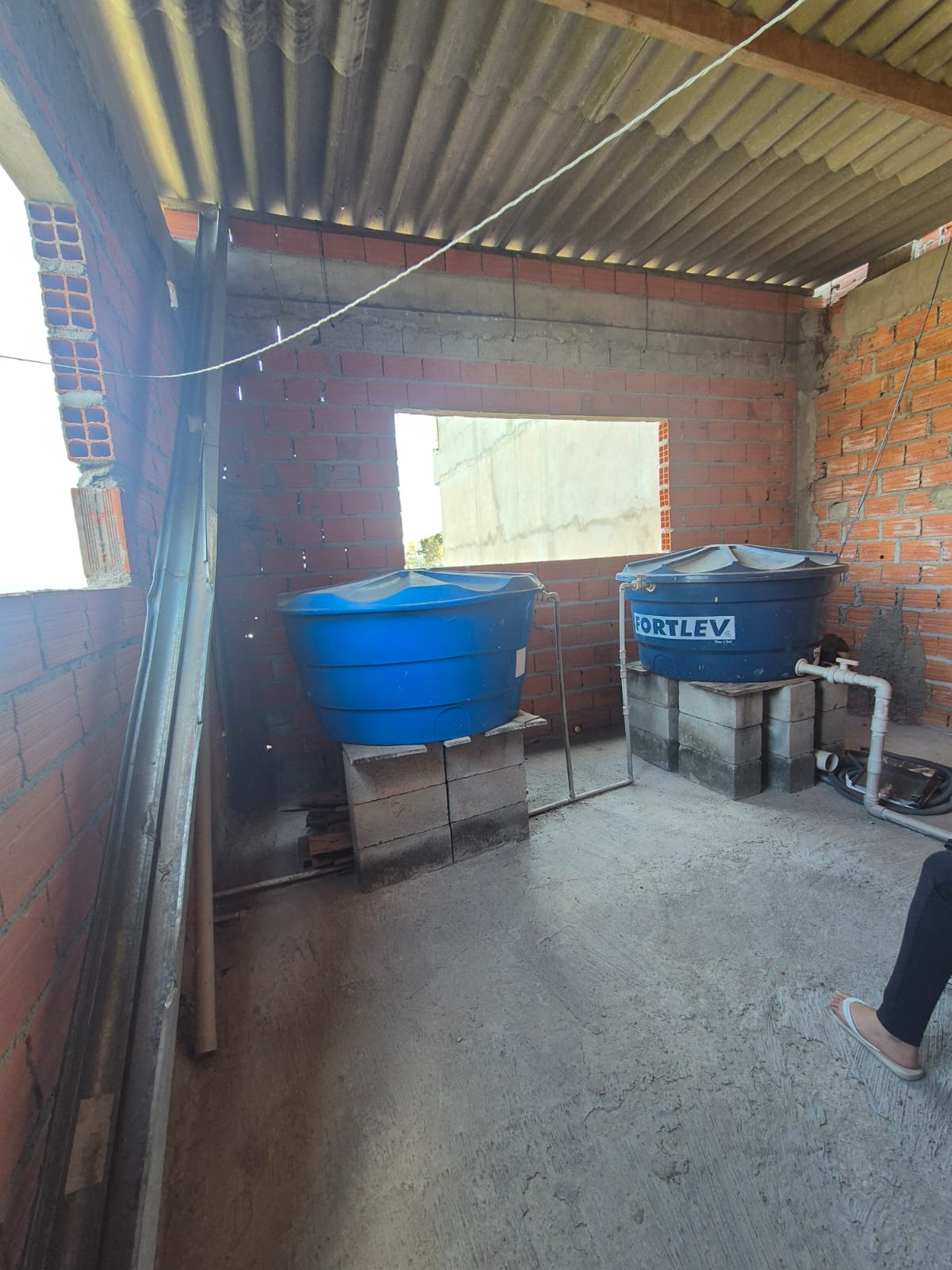 Casa com 02 Quartos - Bairro das Pedras - Cotia/SP