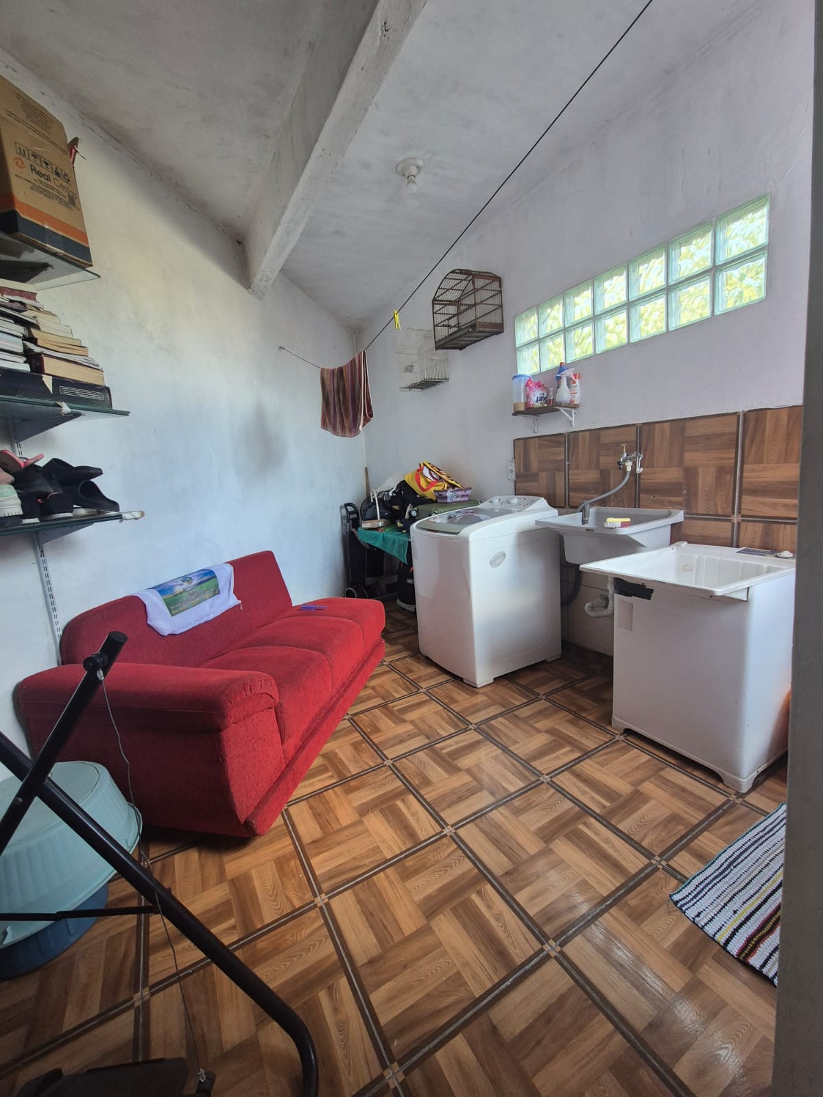 Casa com 02 Quartos - Bairro das Pedras - Cotia/SP