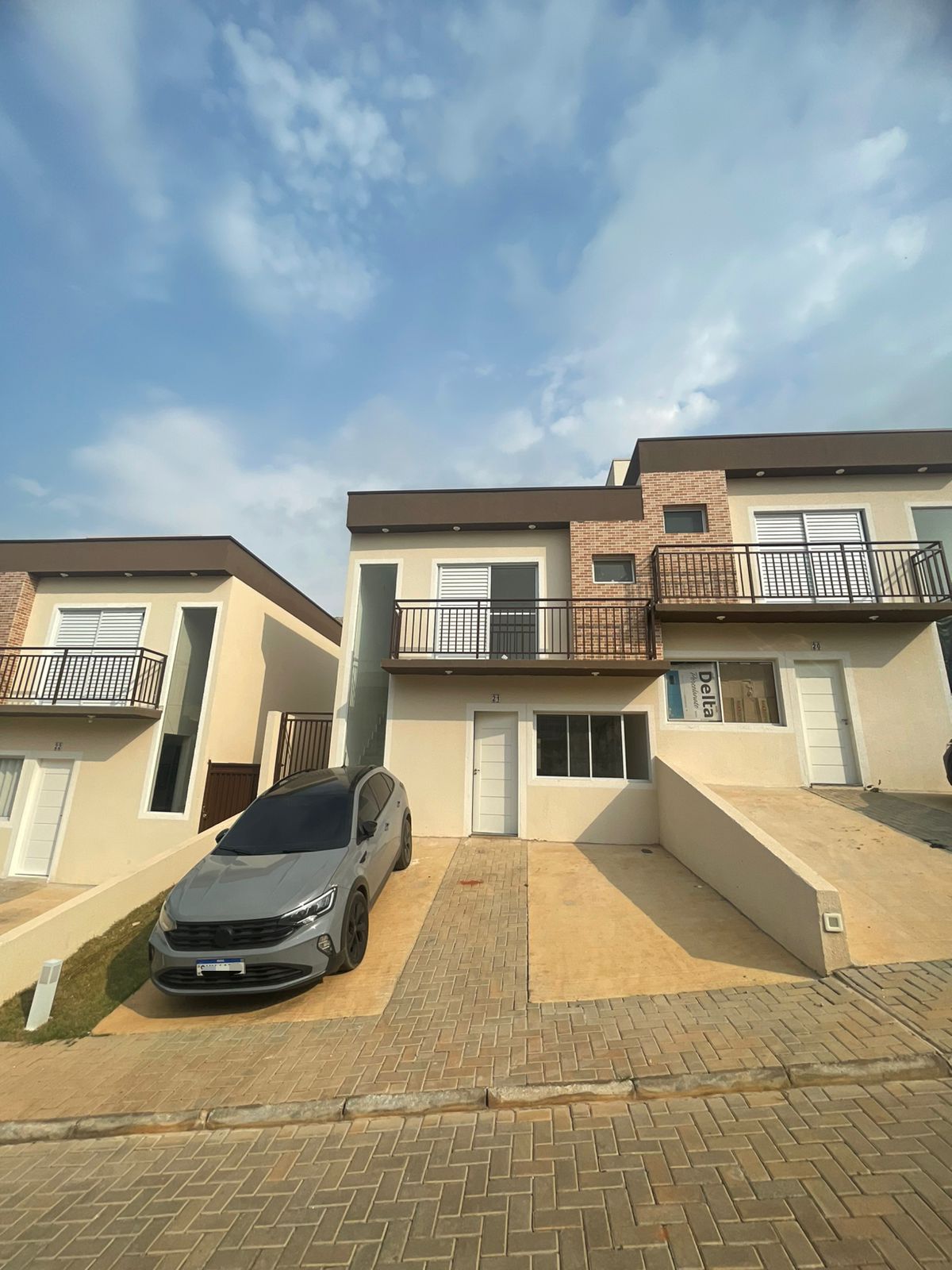 Casa com 03 Quartos - Reserva Capuava - Cotia/SP