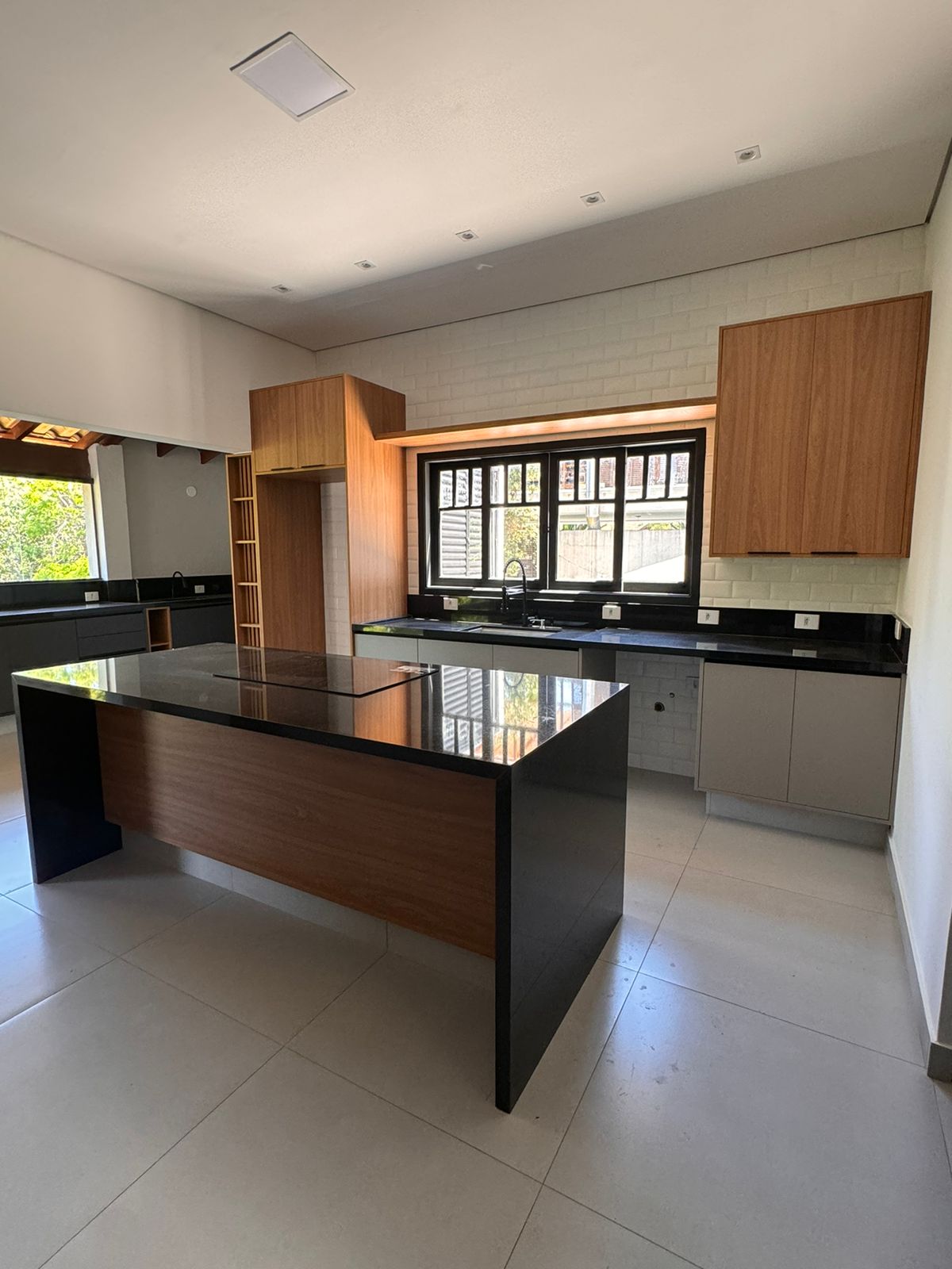 Casa com 04 Quartos - Recanto Verde - Carapicuíba/SP