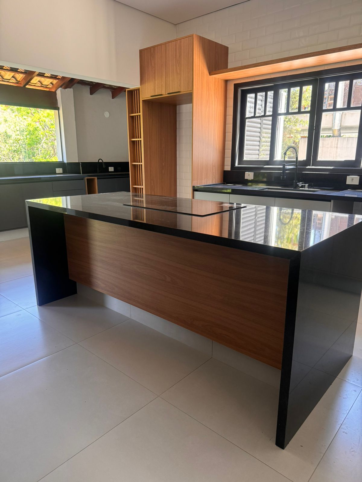 Casa com 04 Quartos - Recanto Verde - Carapicuíba/SP