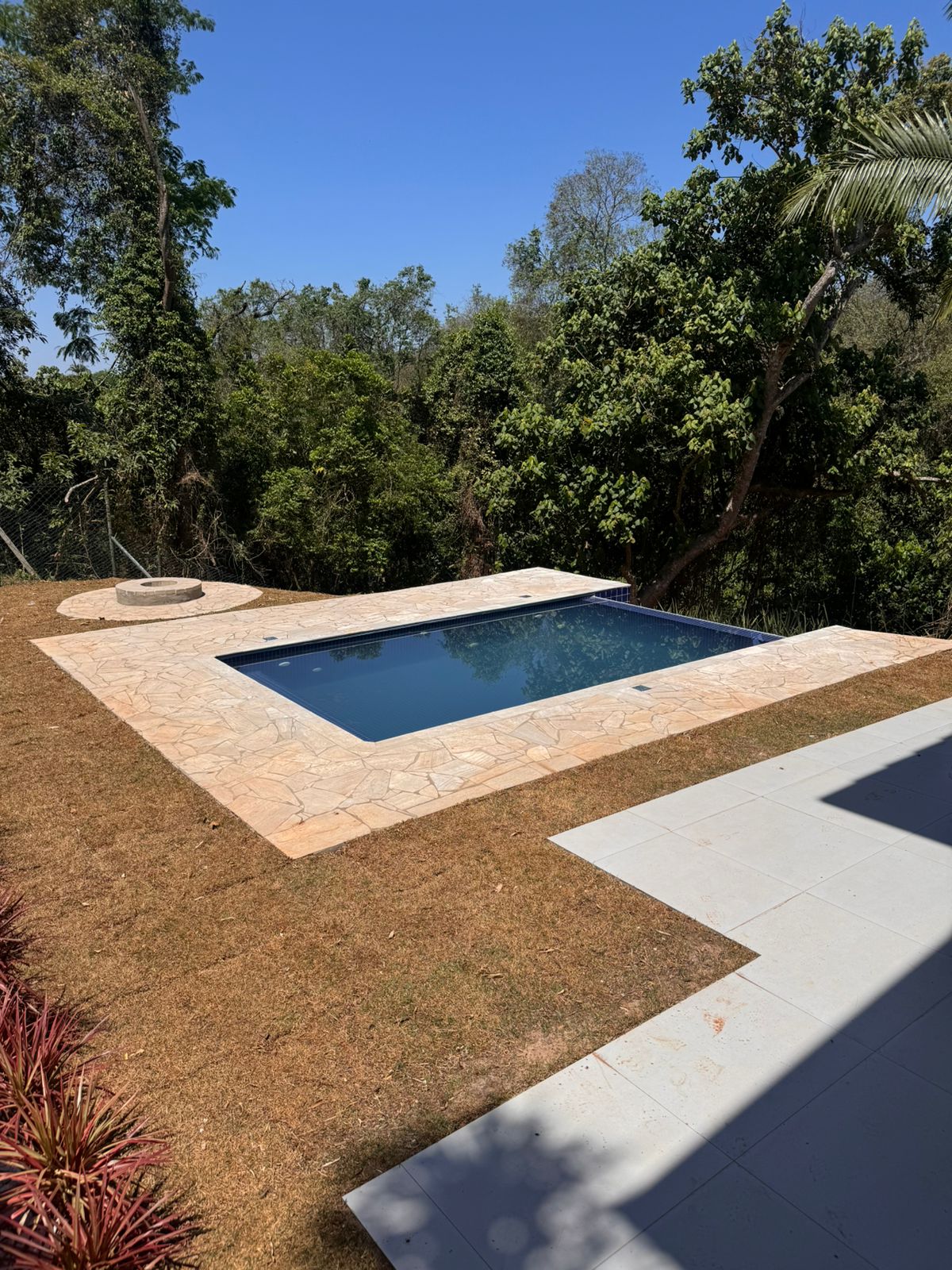 Casa com 04 Quartos - Recanto Verde - Carapicuíba/SP