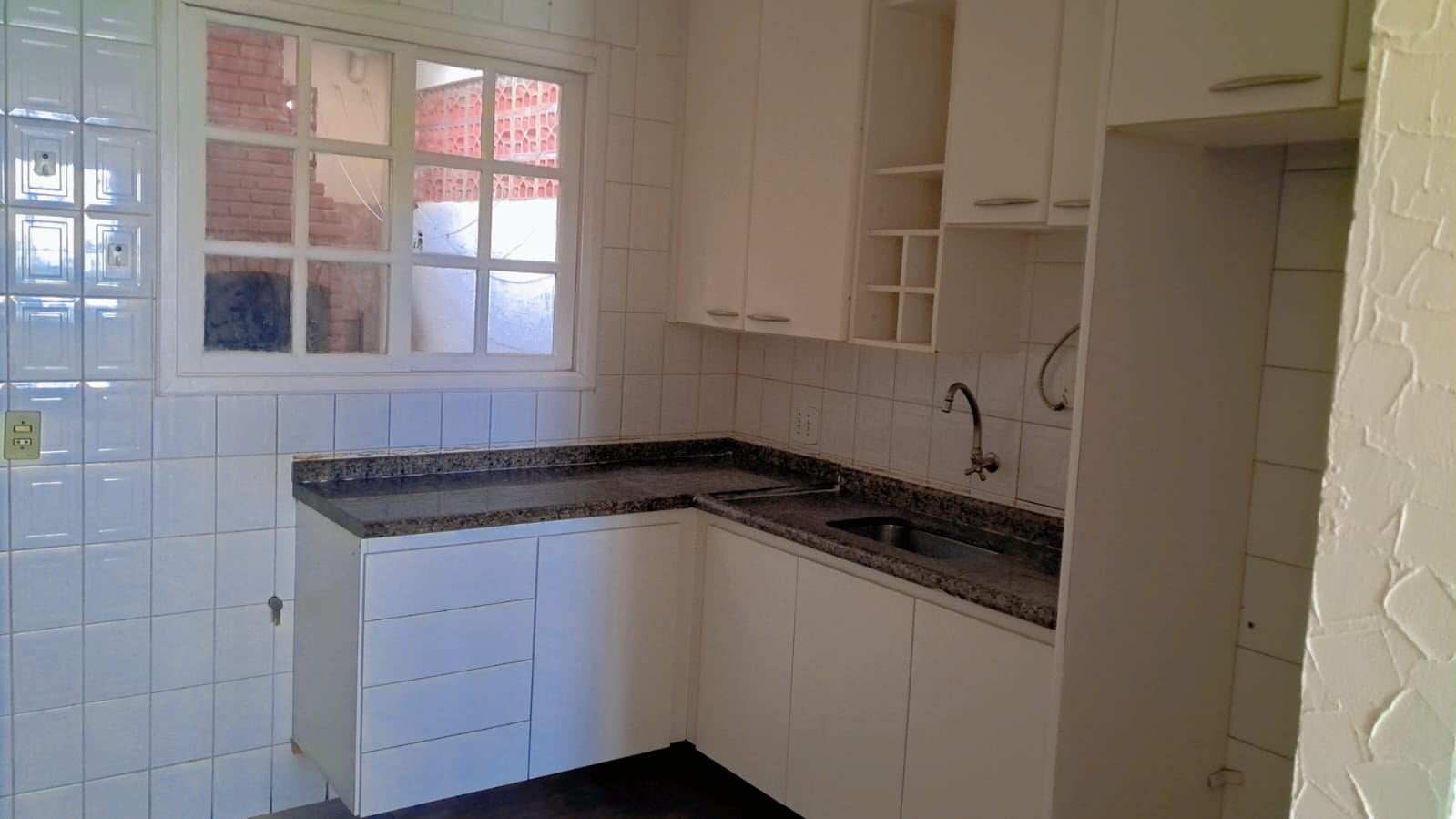 Casa com 02 Quartos - Residencial Vila de Espanha Granja Viana - Cotia/SP