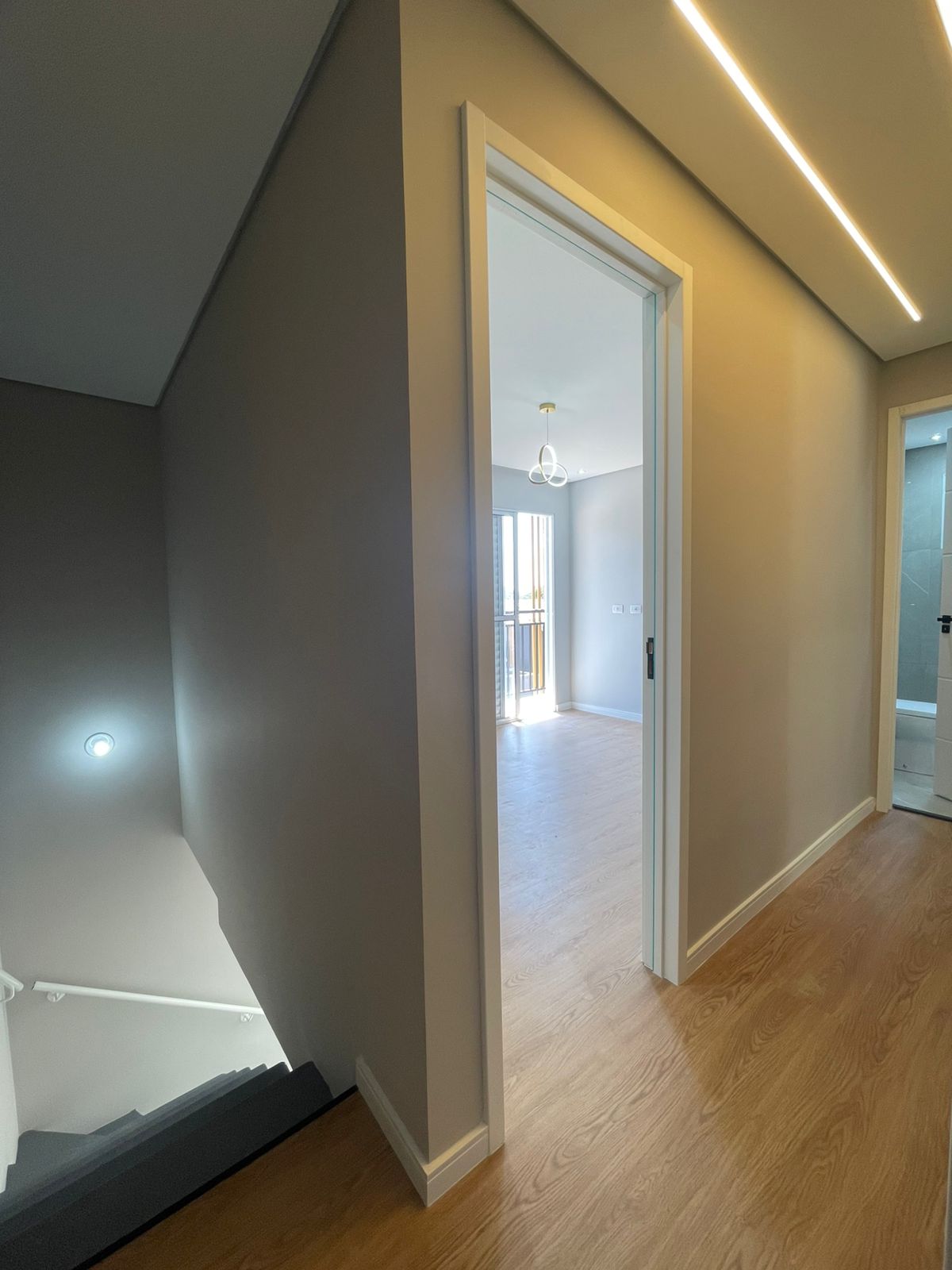 Casa com 03 Quartos - Residencial Barcelona - Cotia/SP