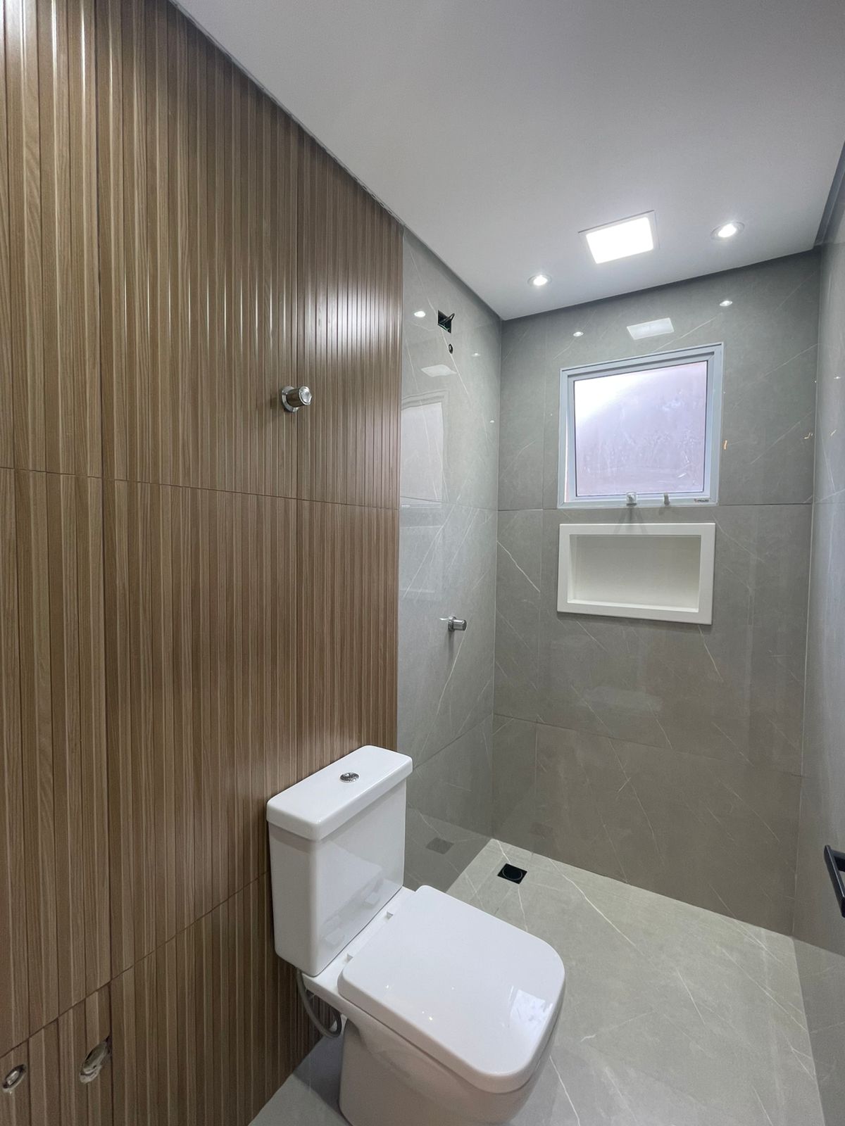 Casa com 03 Quartos - Residencial Barcelona - Cotia/SP