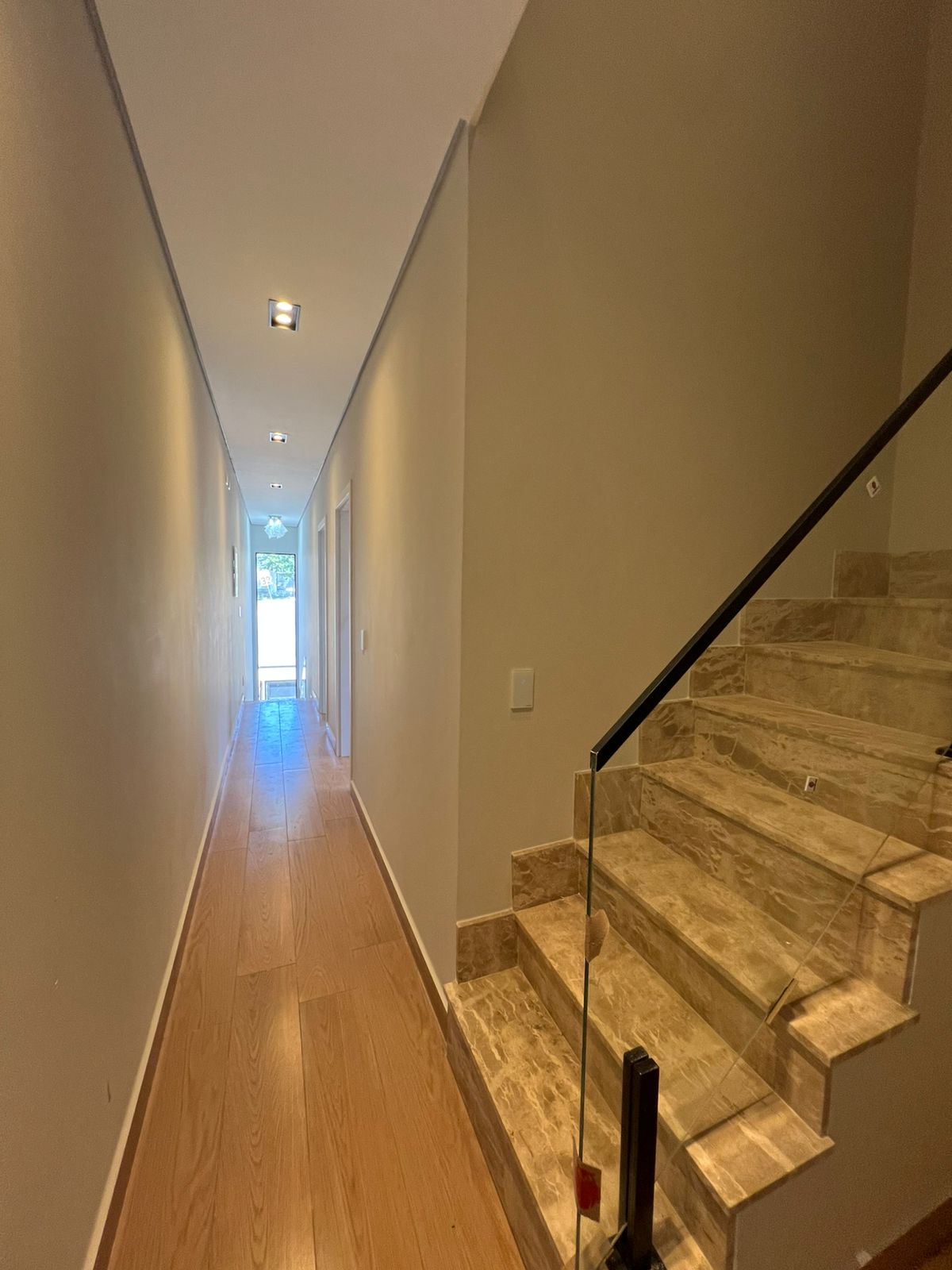 Casa com 03 Quartos - Condomínio Nova Jaguari - Santana de Parnaíba/SP