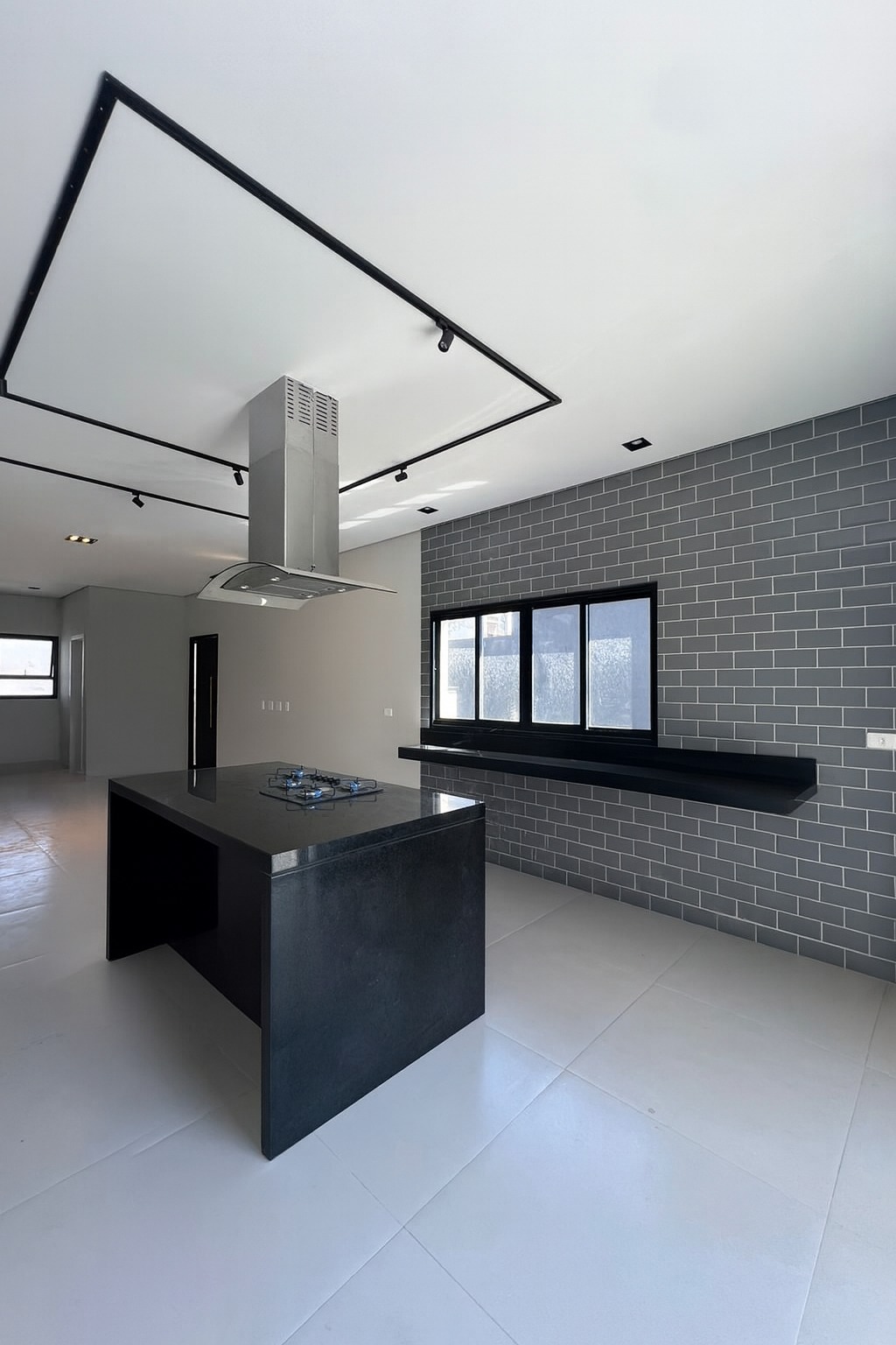 Casa com 03 Quartos - Condomínio Nova Jaguari - Santana de Parnaíba/SP