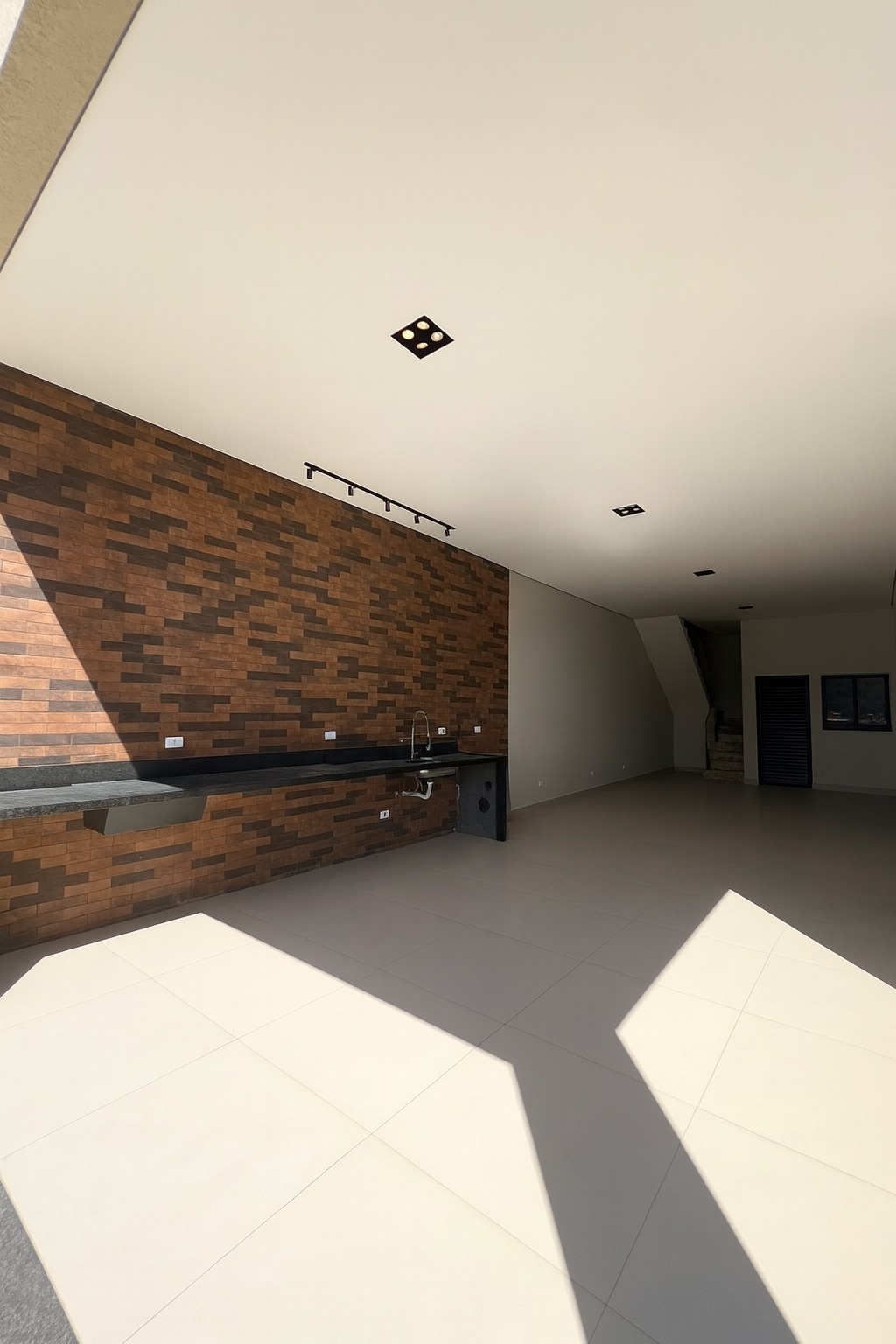 Casa com 03 Quartos - Condomínio Nova Jaguari - Santana de Parnaíba/SP
