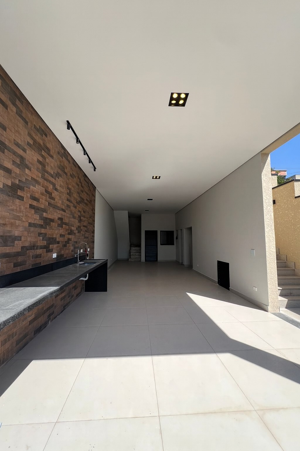 Casa com 03 Quartos - Condomínio Nova Jaguari - Santana de Parnaíba/SP