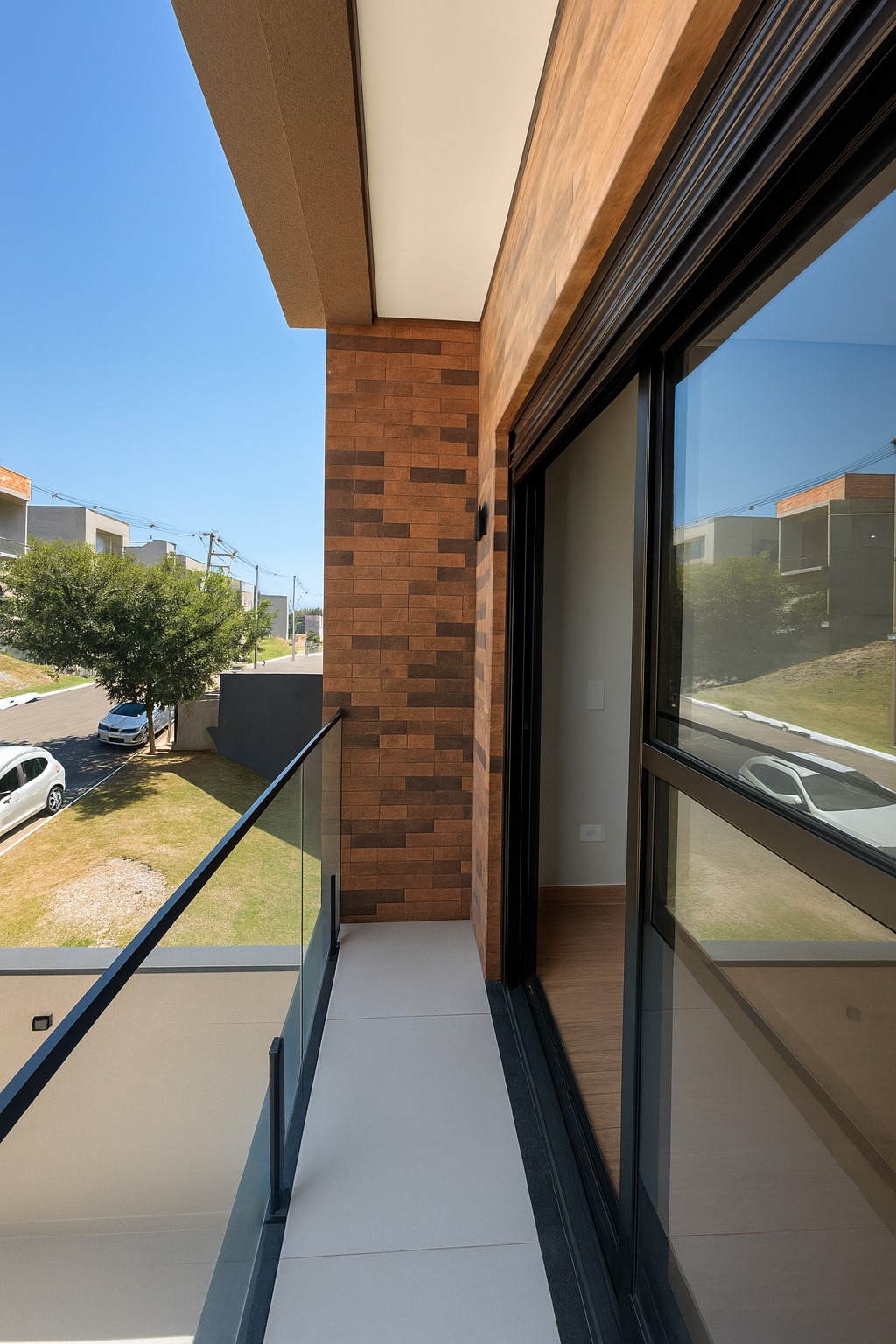 Casa com 03 Quartos - Condomínio Nova Jaguari - Santana de Parnaíba/SP