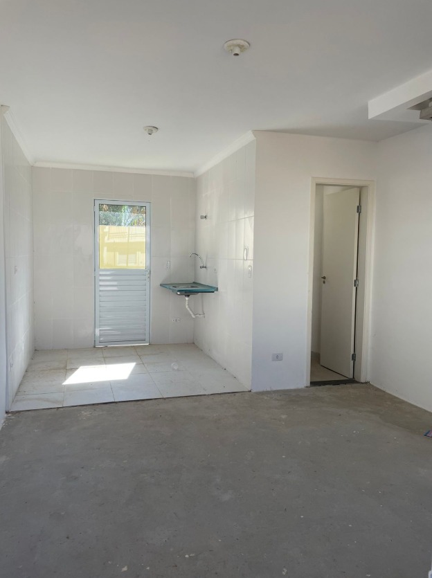 Casa com 02 Quartos - Condomínio Residencial Ilha de Malta - Cotia/SP